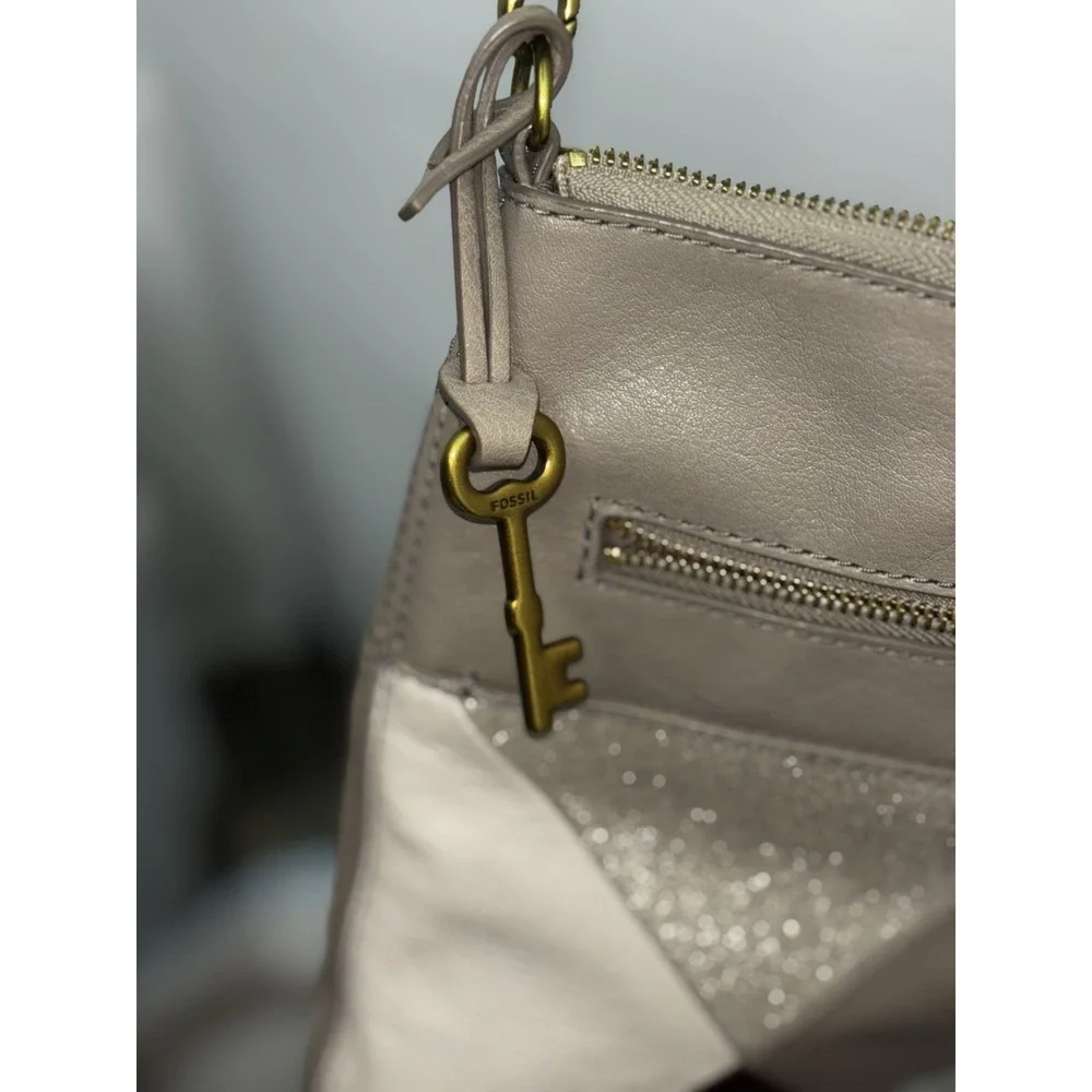 Fossil Fiona Large Leather Crossbody Purse Adjustable Strap‎ Cow Hide Bag